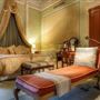 London Elizabeth Hotel