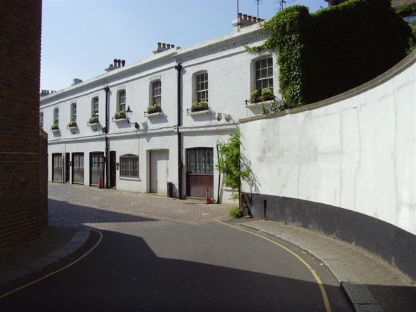 Pennant Mews (01/05/2019)