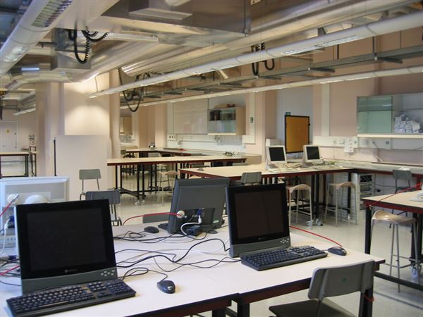 University College London - labs (01/05/2019)