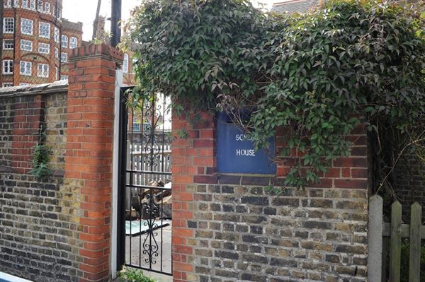 Kenmont Primary School Caretaker's House (01/05/2019)