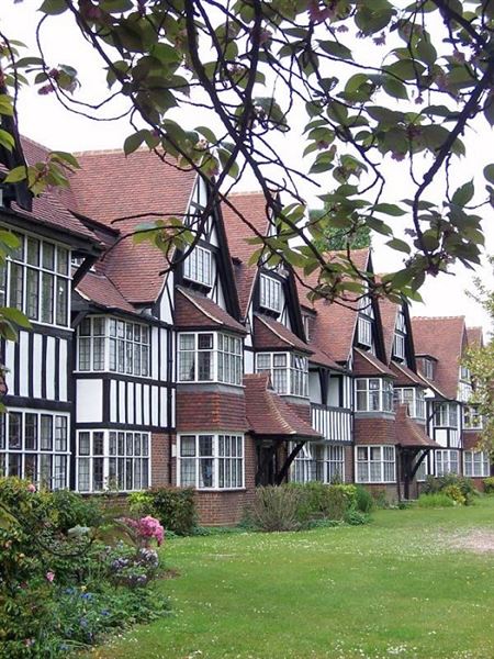 Hanger Hill Garden Estate (01/05/2019)