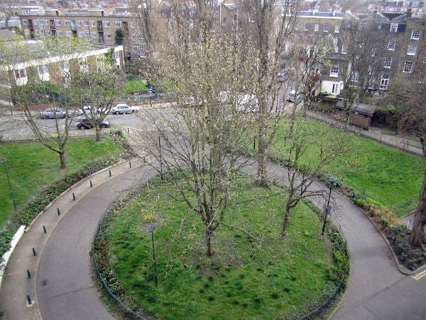 Bevin Court (01/05/2019)