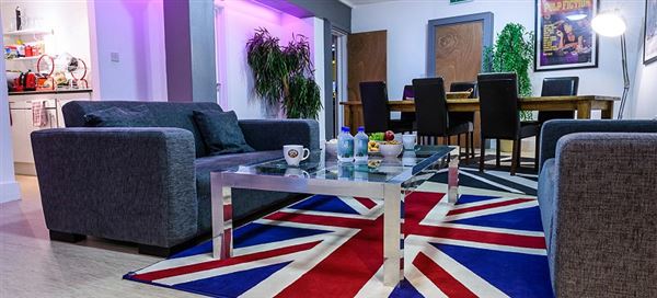 Price Studios (01/05/2019)