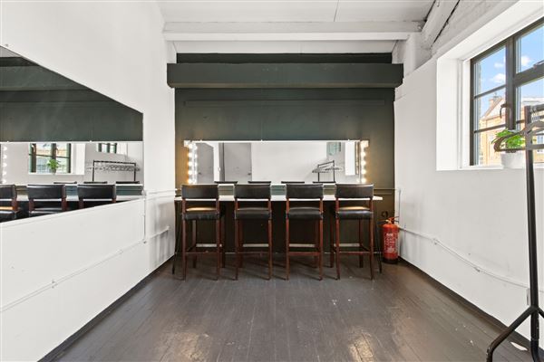 Studio Jones London (05/07/2023 - Credits: submitted by: Erica Rothman)