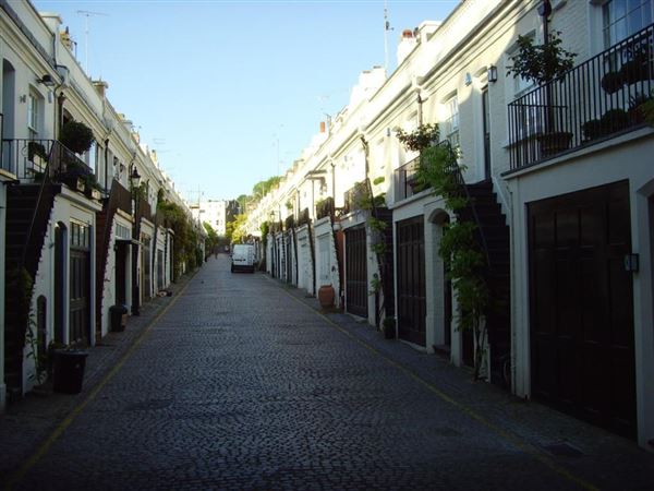 Holland Park Mews (01/05/2019)