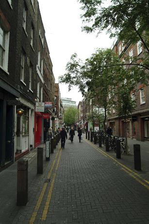 Neal Street (north of Shelton Street) (01/05/2019)