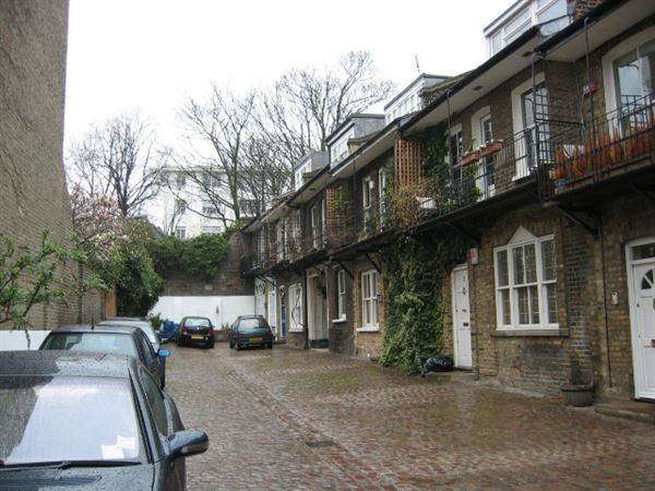 Steeles Mews (01/05/2019)