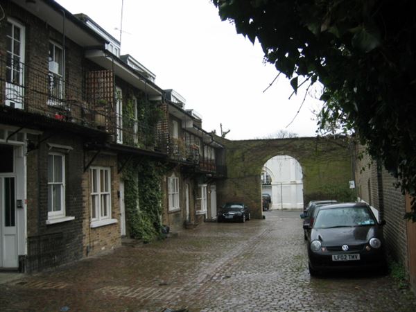 Steeles Mews (01/05/2019)
