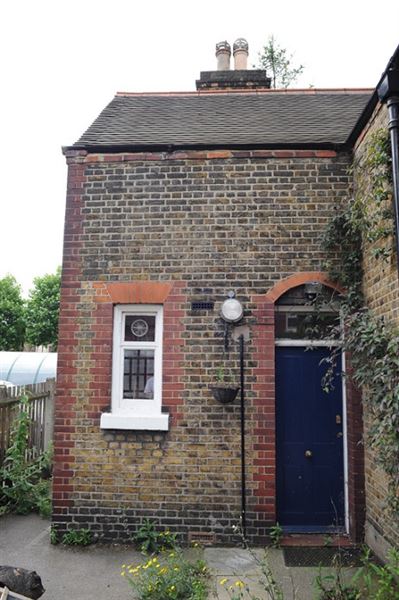 Kenmont Primary School Caretaker's House (01/05/2019)