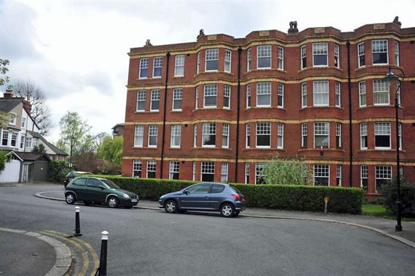 Sutton Court (01/05/2019)