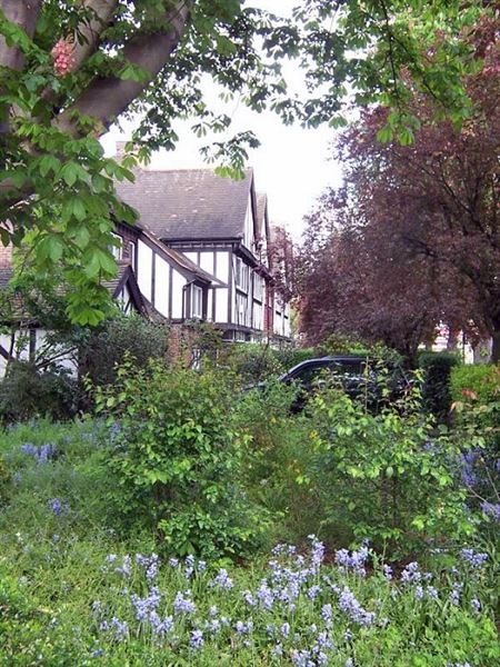 Hanger Hill Garden Estate (01/05/2019)