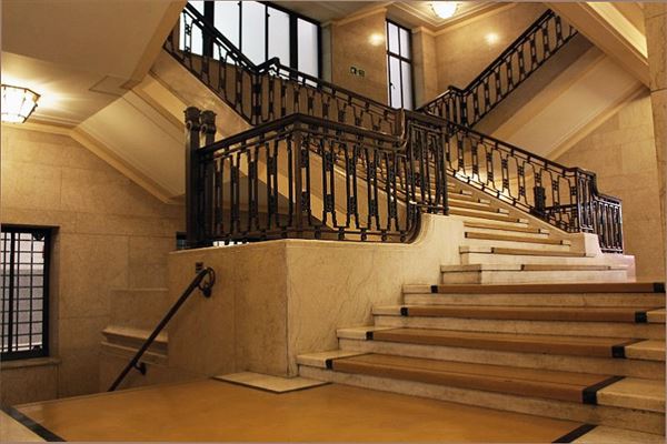 The Banking Hall (01/05/2019)