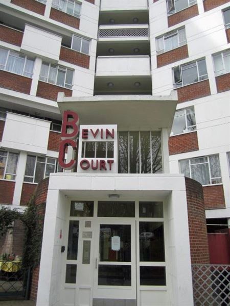 Bevin Court (01/05/2019)