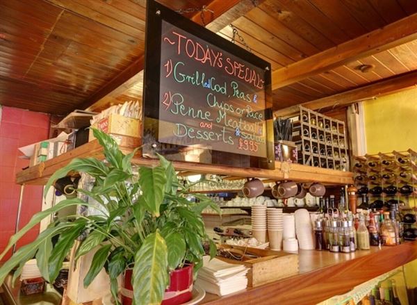 Chez Nous Cafe (01/05/2019)