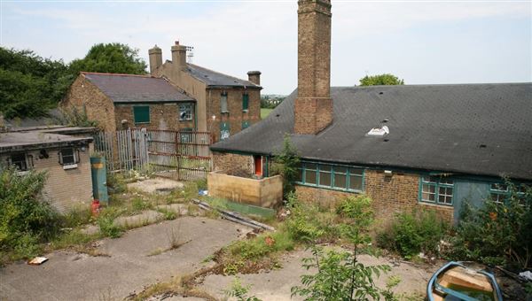 Clitterhouse Buildings Yard (16/05/2018)