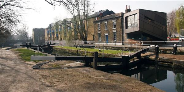 Regent's Canal - Mile End (19/05/2016 - Credits: Canal & River Trust)