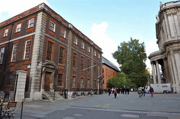 St Paul's Churchyard (01/05/2019)