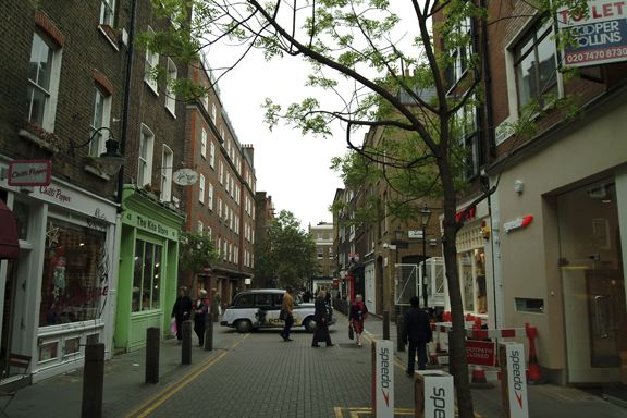 Neal Street (north of Shelton Street) (01/05/2019)