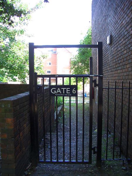 Ferry Lane Housing Estate (01/05/2019)