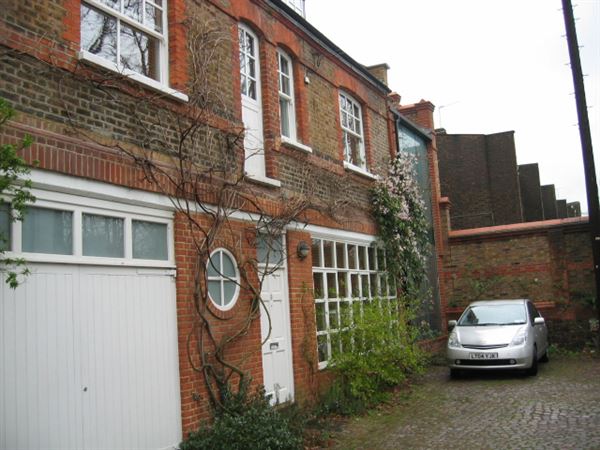 Belsize Court Garages (01/05/2019)