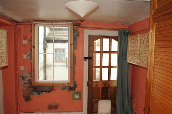 Kenmont Primary School Caretaker's House (01/05/2019)