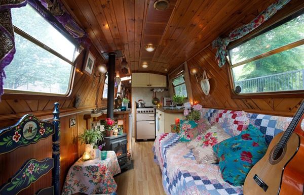 Narrowboat (01/05/2019)