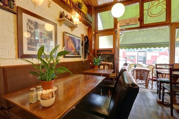 Chez Nous Cafe (01/05/2019)