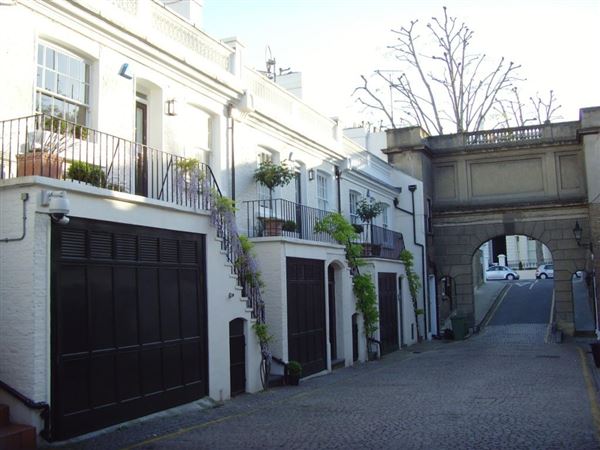 Holland Park Mews (01/05/2019)