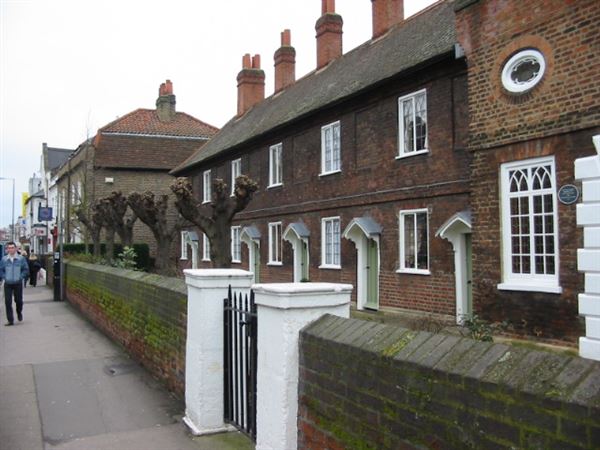 Cleaves Almhouses (01/05/2019)