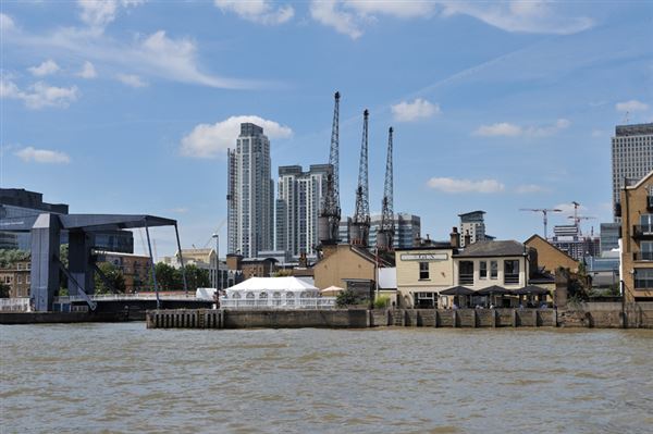 Views of Docklands from the Thames (01/05/2019)