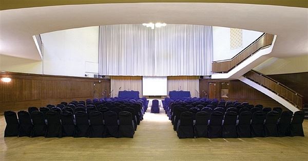 The Victory Services Club (01/05/2019)