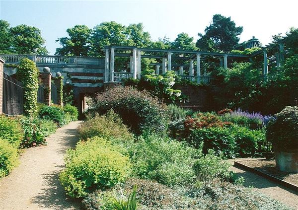 Hampstead Heath - the Hill Garden and Pergola (01/05/2019)