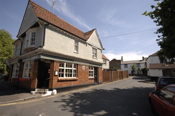 The White Horse (01/05/2019)