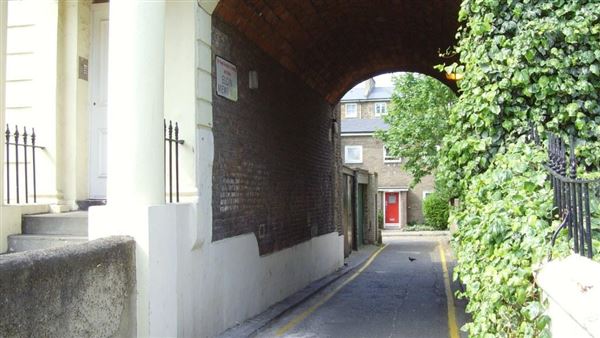 Elgin Mews (01/05/2019)