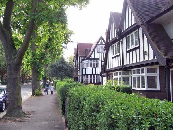 Hanger Hill Garden Estate (01/05/2019)