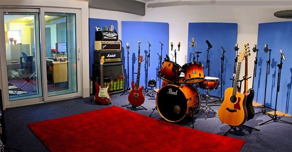 Price Studios (01/05/2019)