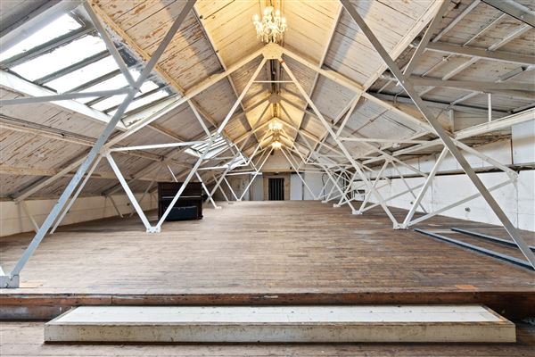 Studio Jones London (05/07/2023 - Credits: submitted by: Erica Rothman)