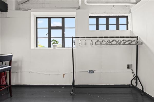 Studio Jones London (05/07/2023 - Credits: submitted by: Erica Rothman)