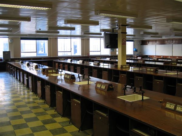 University College London - labs (01/05/2019)