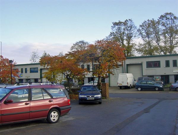 Uxbridge Industrial Estate (01/05/2019)