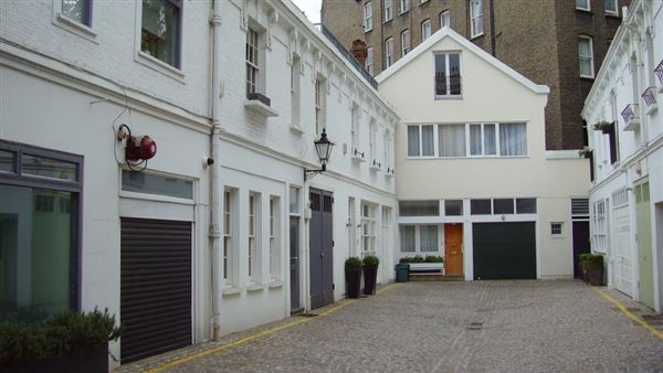 Laverton Mews (01/05/2019)
