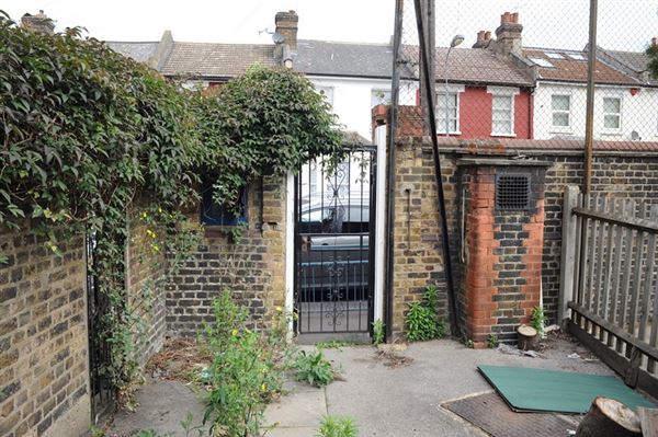 Kenmont Primary School Caretaker's House (01/05/2019)