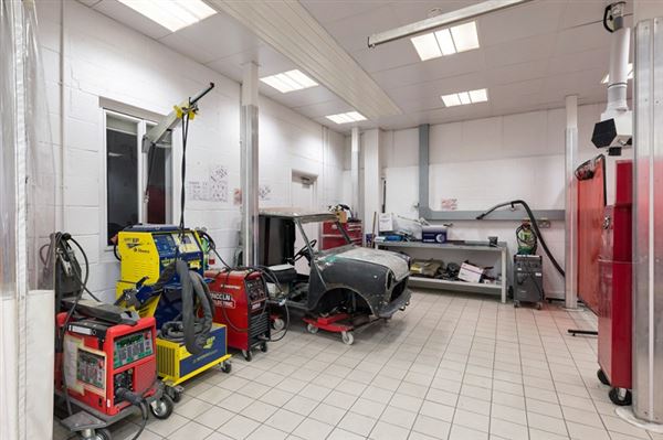 Barnet & Southgate College - Auto Body & Paint Centre (01/05/2019)