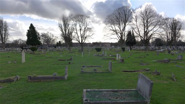 Romford Cemetery (17/04/2018)
