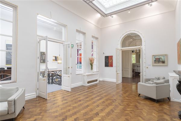 {10-11} Carlton House Terrace (01/08/2019 - Credits: Various; Greg Allen, some unknown)