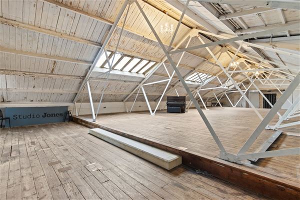 Studio Jones London (05/07/2023 - Credits: submitted by: Erica Rothman)