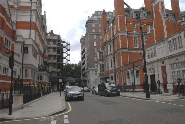 Aldford Street (01/05/2019)