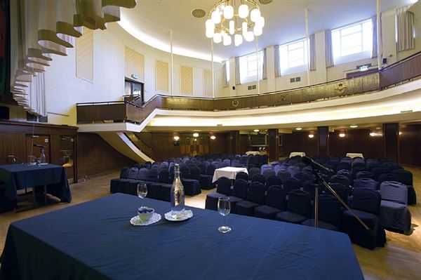 The Victory Services Club (01/05/2019)