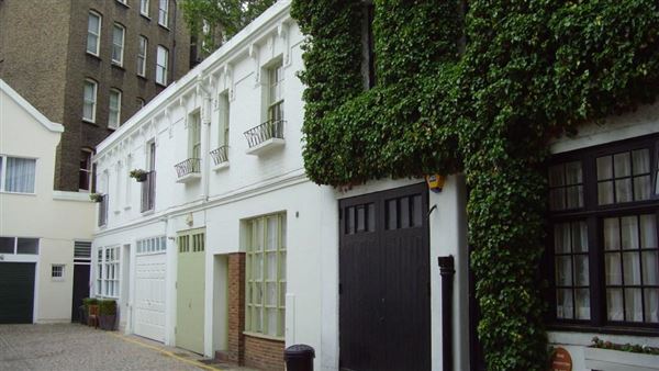 Laverton Mews (01/05/2019)