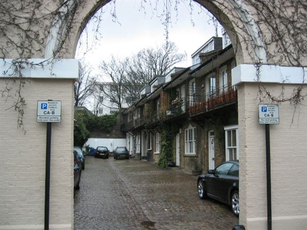 Steeles Mews (01/05/2019)